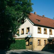 Das ehemalige Wohnhaus, die heutige Bauernschänke